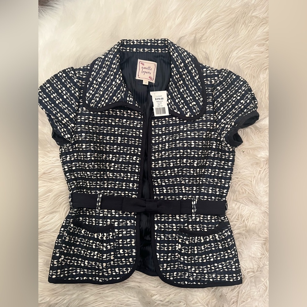 NWT Nannette Lepore fitted short sleeve jacket! Navy blue pattern